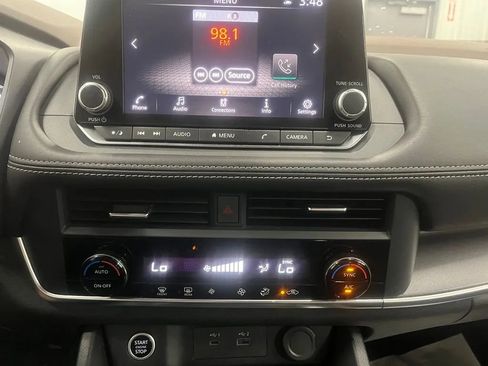 Used 2023 Nissan Rogue SV AWD/4WD image 15