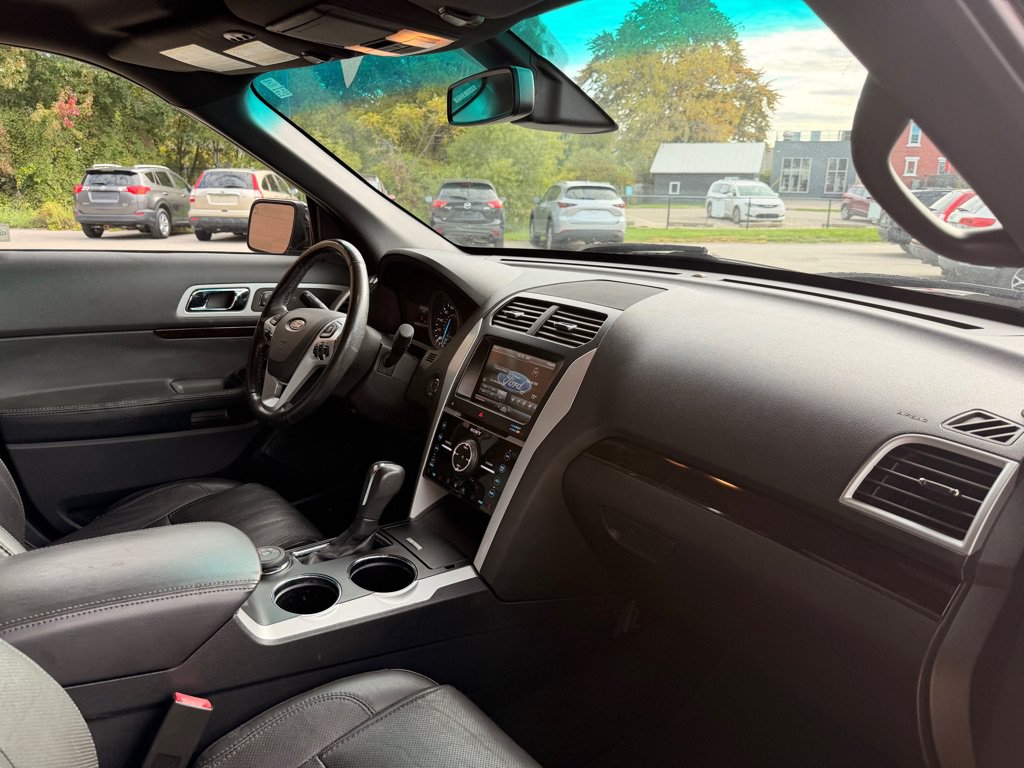 Used 2014 Ford Explorer Limited w/ Equipment Group 302A AWD/4WD image 20