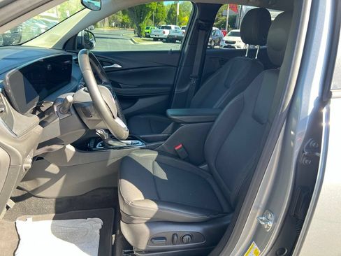 Used 2025 Buick Encore GX Preferred AWD/4WD image 25