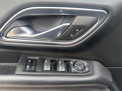 Used 2023 GMC Yukon XL AT4 w/ AT4 Premium Plus Package image 25