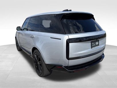 New 2025 Land Rover Range Rover SE