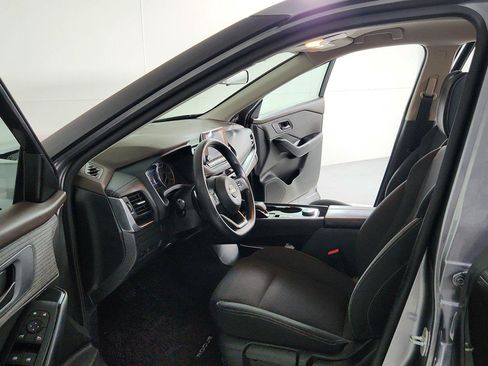 Used 2023 Nissan Rogue S AWD/4WD image 16