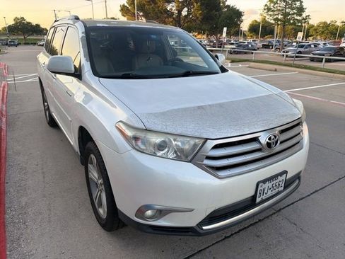 Used 2013 Toyota Highlander Limited FWD image 3