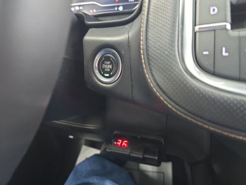 Used 2022 GMC Yukon XL AT4 image 25