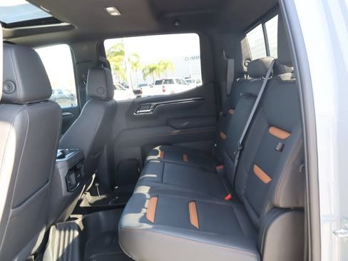 Used 2025 GMC Sierra 1500 AT4 w/ AT4 Premium Package AWD/4WD image 34