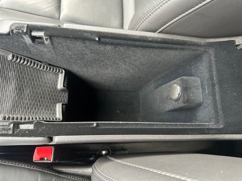 Used 2024 Cadillac XT4 Premium Luxury image 28