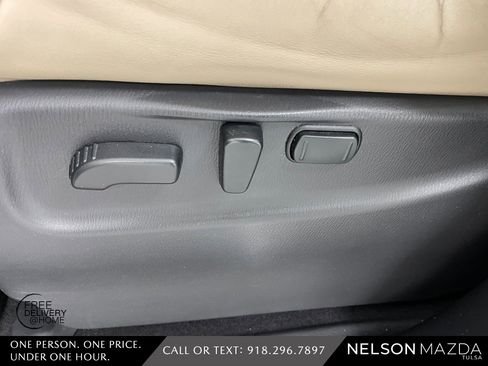 Used 2017 Nissan Armada Platinum w/ Interior Lighting Package image 18