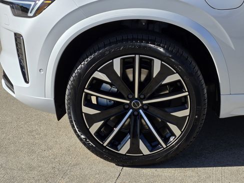 New 2026 Volvo XC90 T8 Plus image 12