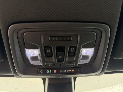 Used 2023 GMC Sierra 2500 AT4 w/ AT4 Premium Plus Package AWD/4WD image 33