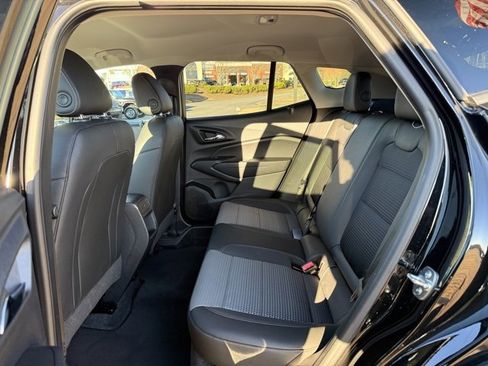 Used 2025 Chevrolet Trax LT image 25