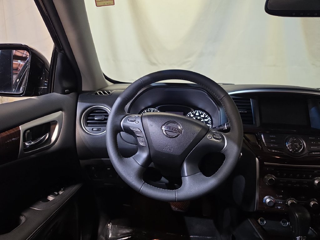 Used 2015 Nissan Pathfinder SL FWD image 11