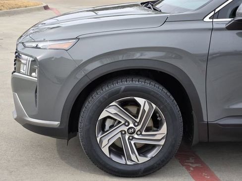 Used 2023 Hyundai Santa Fe SE w/ Winter Weather Package image 9