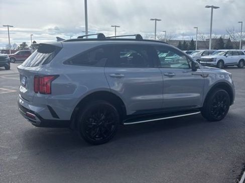 Used 2023 Kia Sorento SX image 2