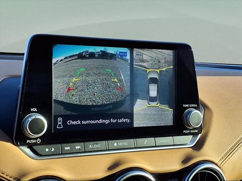 Used 2024 Nissan Sentra SV w/ SV Premium Package image 11