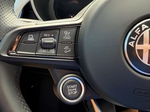 Used 2024 Alfa Romeo Stelvio Veloce image 17