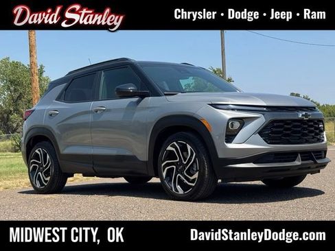 Used 2025 Chevrolet TrailBlazer RS w/ Convenience Package FWD image 1