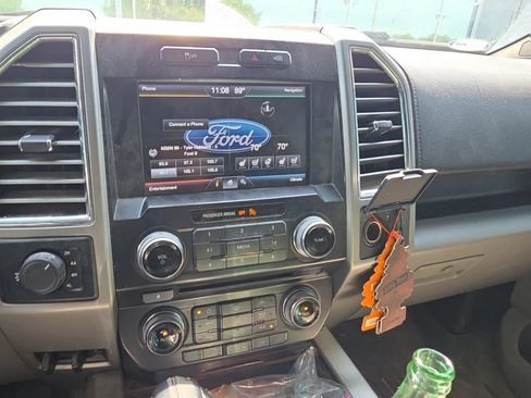 Used 2015 Ford F150 Lariat w/ Equipment Group 502A Luxury AWD/4WD image 26