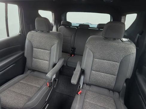 Used 2024 Chevrolet Traverse LT w/ Enhanced Driving Package FWD image 11