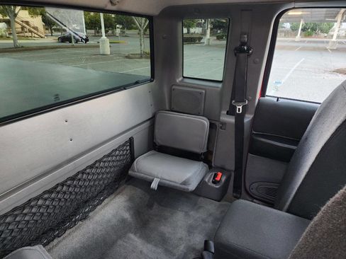 Used 2011 Ford Ranger XLT image 22