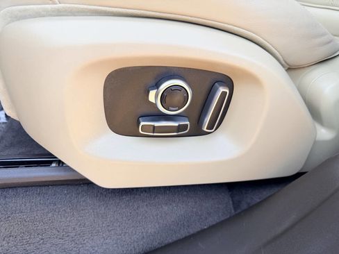 Used 2016 Land Rover Range Rover Sport HSE image 19