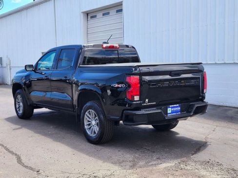 Used 2024 Chevrolet Colorado LT w/ LT Convenience Package II AWD/4WD image 3