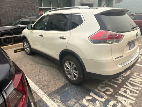 Used 2016 Nissan Rogue SV AWD/4WD image 4