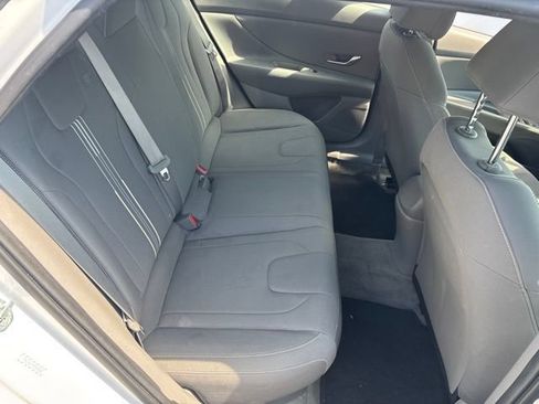Used 2023 Hyundai Elantra Blue FWD image 7