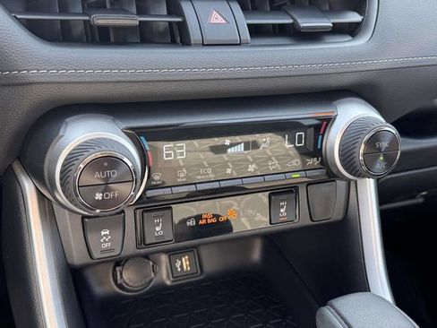 Used 2025 Toyota RAV4 XLE w/ Convenience Package AWD/4WD image 19