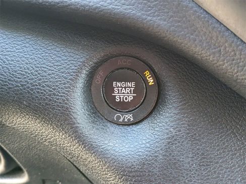 Certified 2020 Jeep Cherokee Trailhawk w/ Cold Weather Group image 18