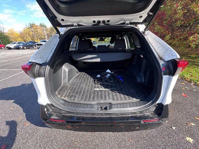 Used 2023 Toyota RAV4 SE w/ Weather & Moonroof Package AWD/4WD image 10