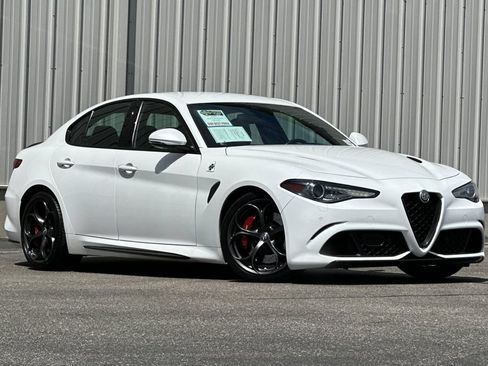 Used 2017 Alfa Romeo Giulia Quadrifoglio RWD image 2