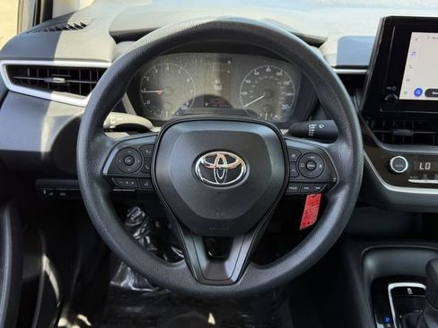 Used 2025 Toyota Corolla LE FWD image 13