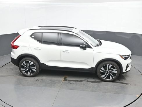 Used 2023 Volvo XC40 B5 Ultimate w/ Protection Package Premier AWD/4WD image 27