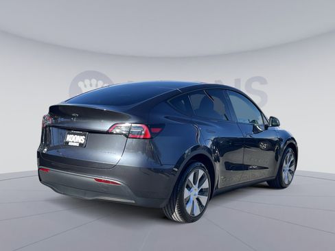Used 2024 Tesla Model Y Long Range image 7