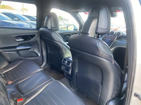Used 2025 Mercedes-Benz GLC 350e 4MATIC image 24