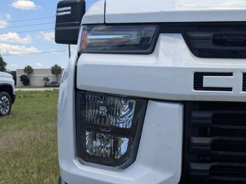 Used 2022 Chevrolet Silverado 2500 Custom w/ Custom Value Package AWD/4WD image 12