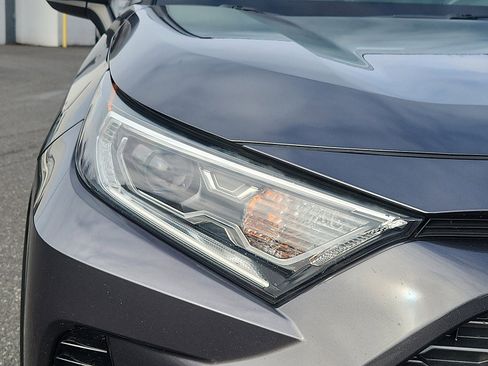Used 2019 Toyota RAV4 XSE image 9
