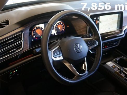 Used 2025 Volkswagen Atlas SEL image 9