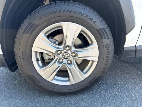 Used 2022 Toyota RAV4 XLE w/ Convenience Package AWD/4WD image 8