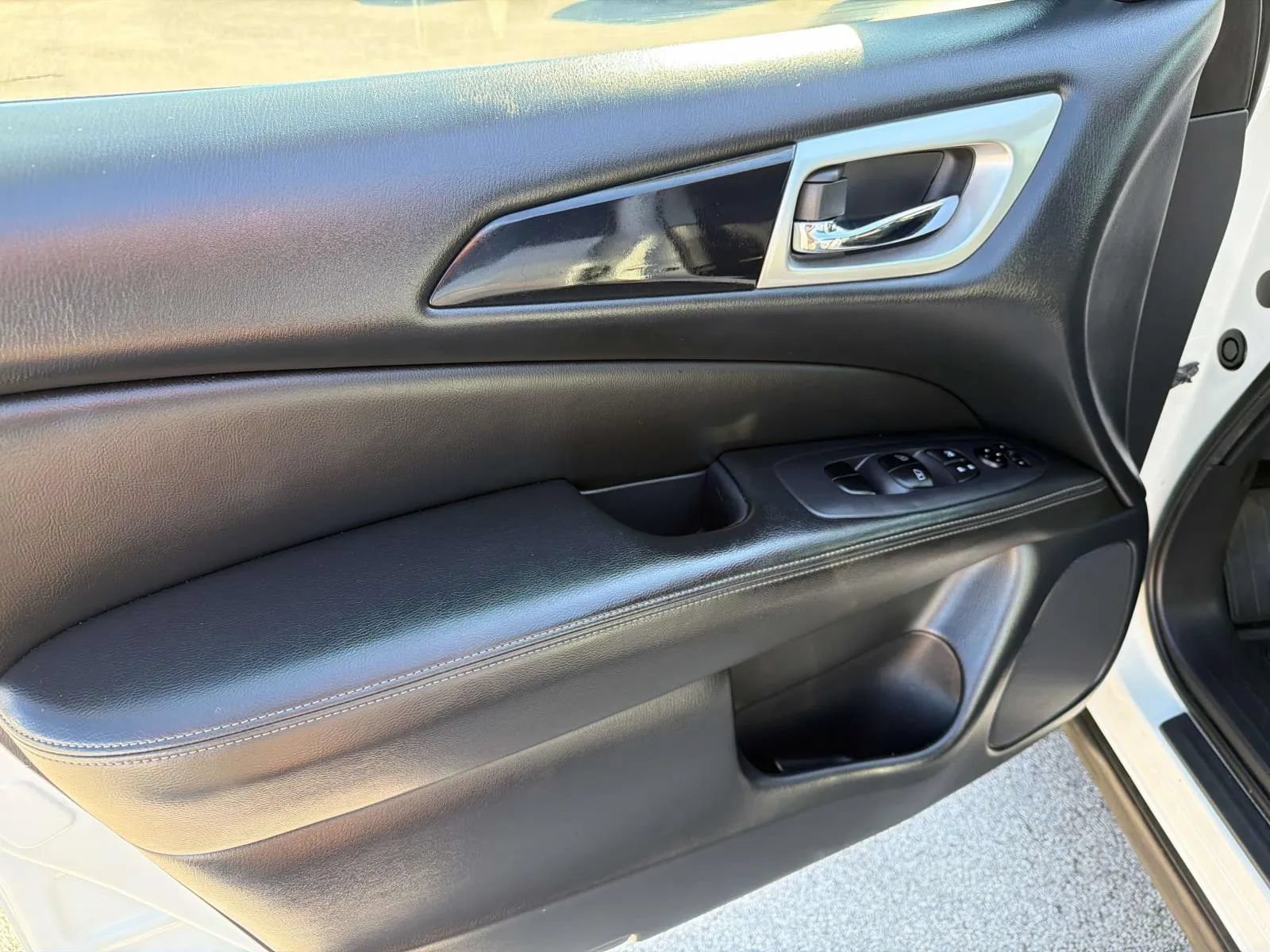 Used 2019 Nissan Pathfinder SV FWD image 27