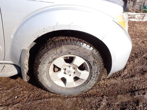 Used 2006 Nissan Pathfinder SE w/ (P01) Se Premium Pkg image 10