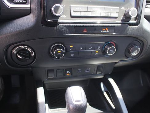 Used 2022 Nissan Frontier SV w/ Technology Package AWD/4WD image 19