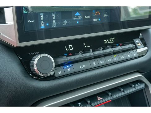 New 2026 Toyota Tundra Limited AWD/4WD image 25