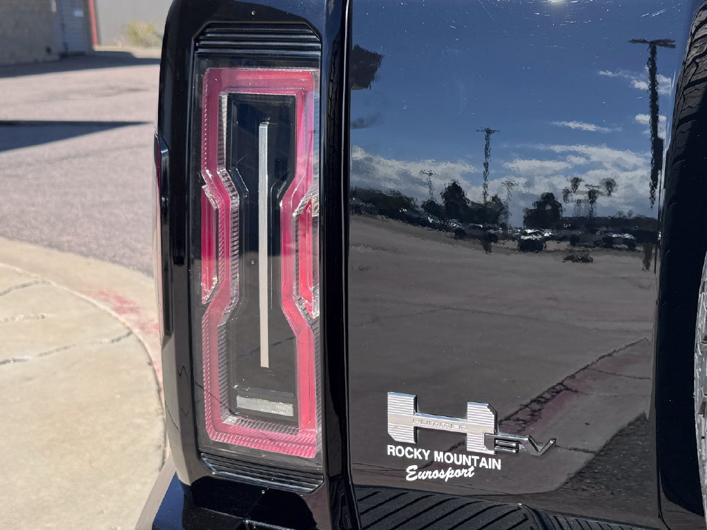 Used 2024 GMC Hummer EV 3X w/ LPO, Illumination Package AWD/4WD image 6