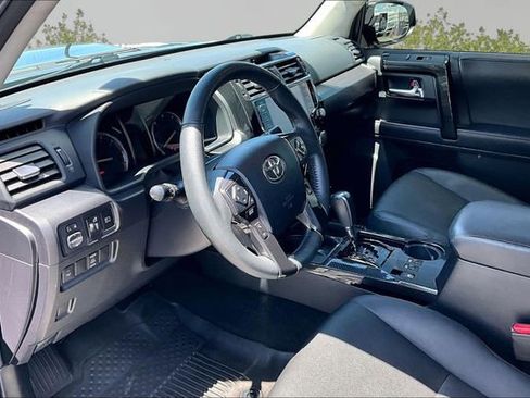 Used 2021 Toyota 4Runner Venture w/ Moonroof Package AWD/4WD image 12