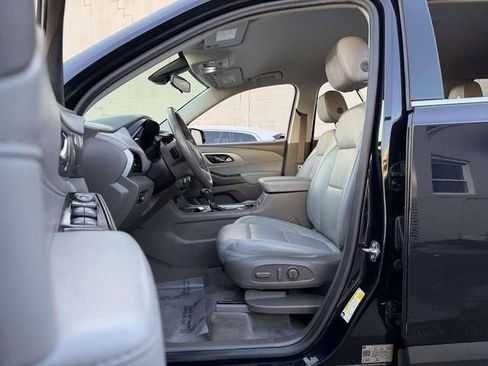 Used 2020 Chevrolet Traverse LT w/ Driver Confidence II Package AWD/4WD image 34