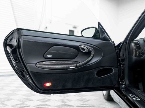 Used 2002 Porsche 911 GT2 RWD image 40