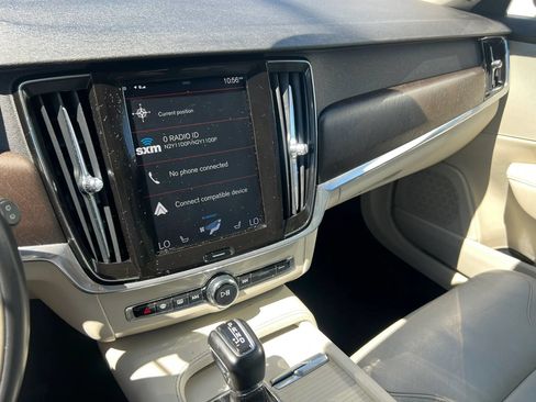Used 2018 Volvo V90 T5 Cross Country w/ Convenience Package AWD/4WD image 21