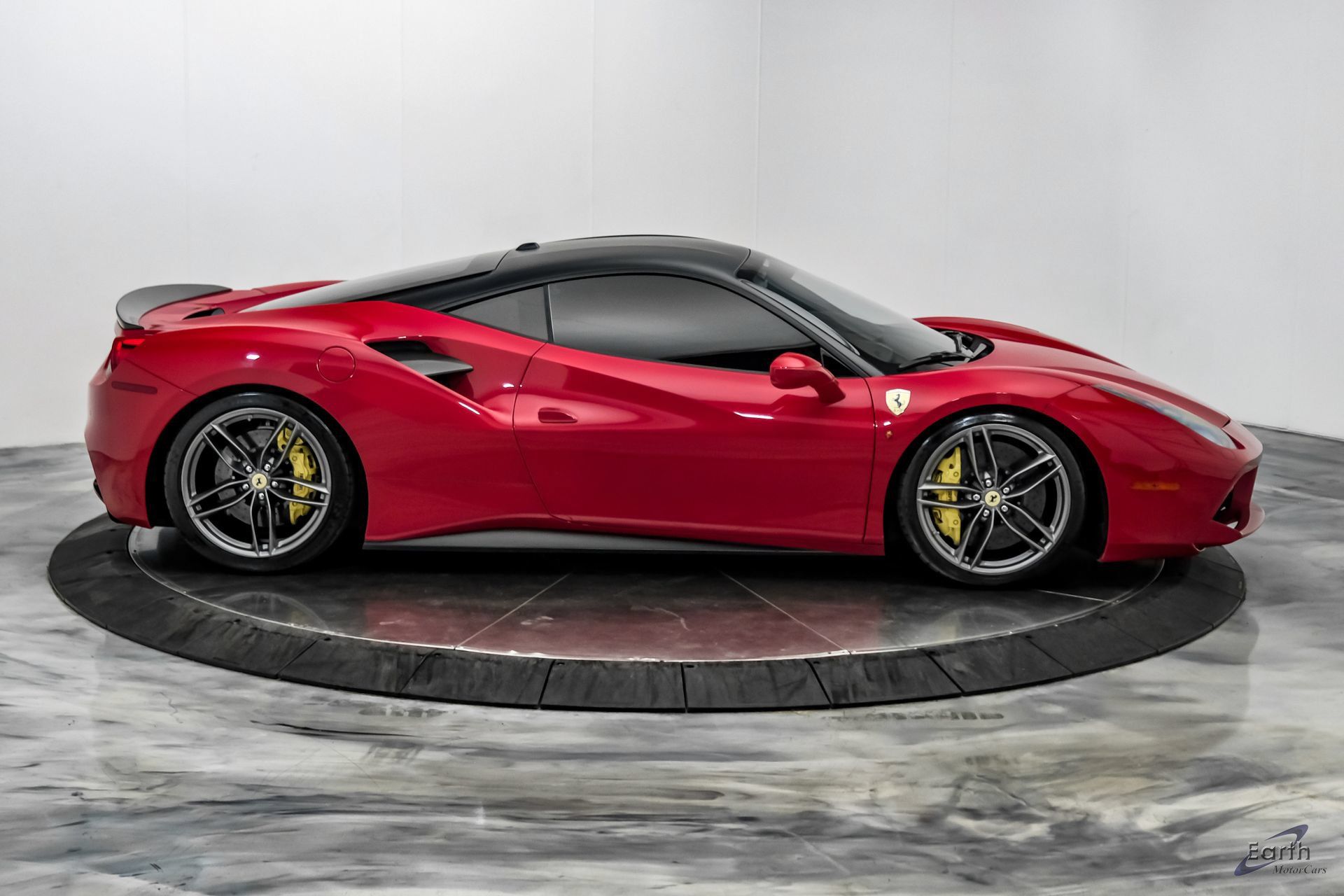 Used 2017 Ferrari 488 GTB RWD image 26