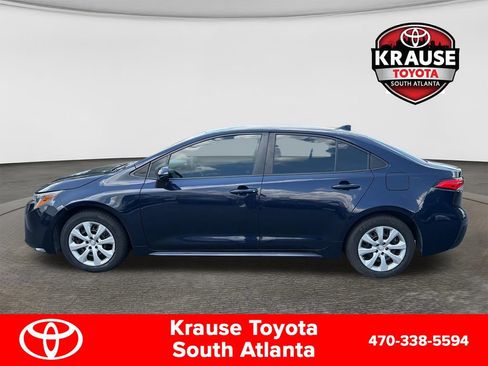 Used 2022 Toyota Corolla LE FWD image 4
